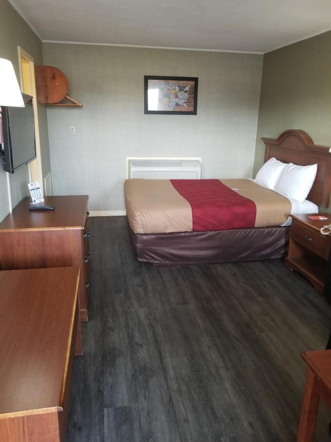 Falls Inn Newton Falls Ngoại thất bức ảnh